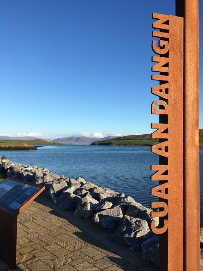 딩글 Coastline House B&B 외부 사진